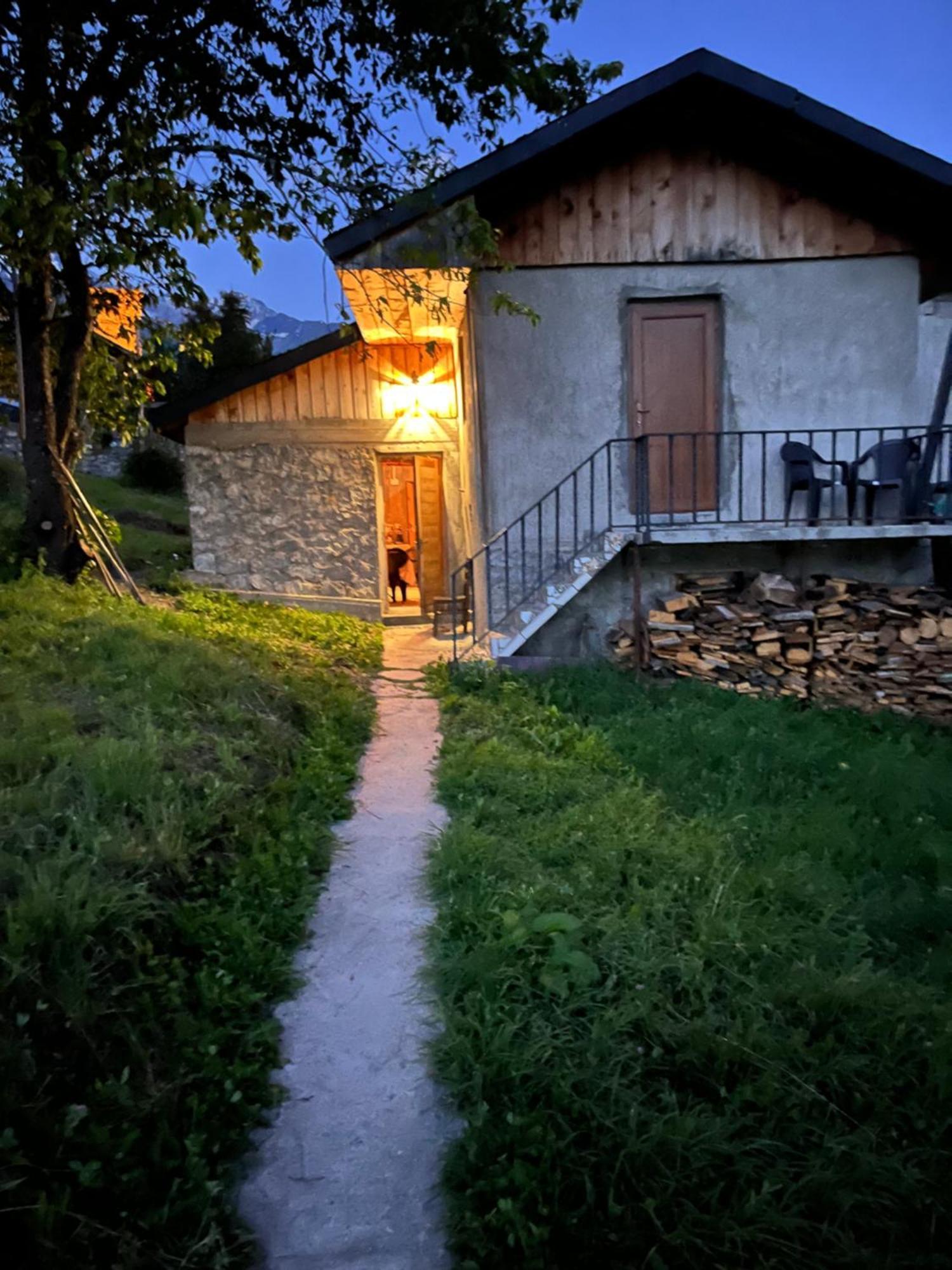 Nadia Guesthouse Mestia Exterior foto